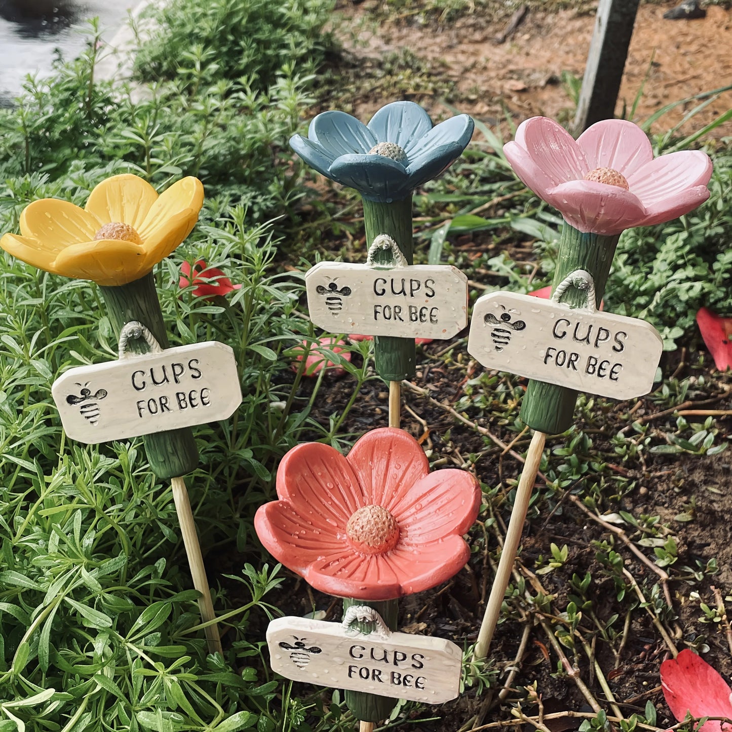 Bee Watering Cup Bee Watering Station,Bee Garden,Outdoor Butterfly Feeder,Insect Watering Bee Ladder,Outdoor Yard Decoration
