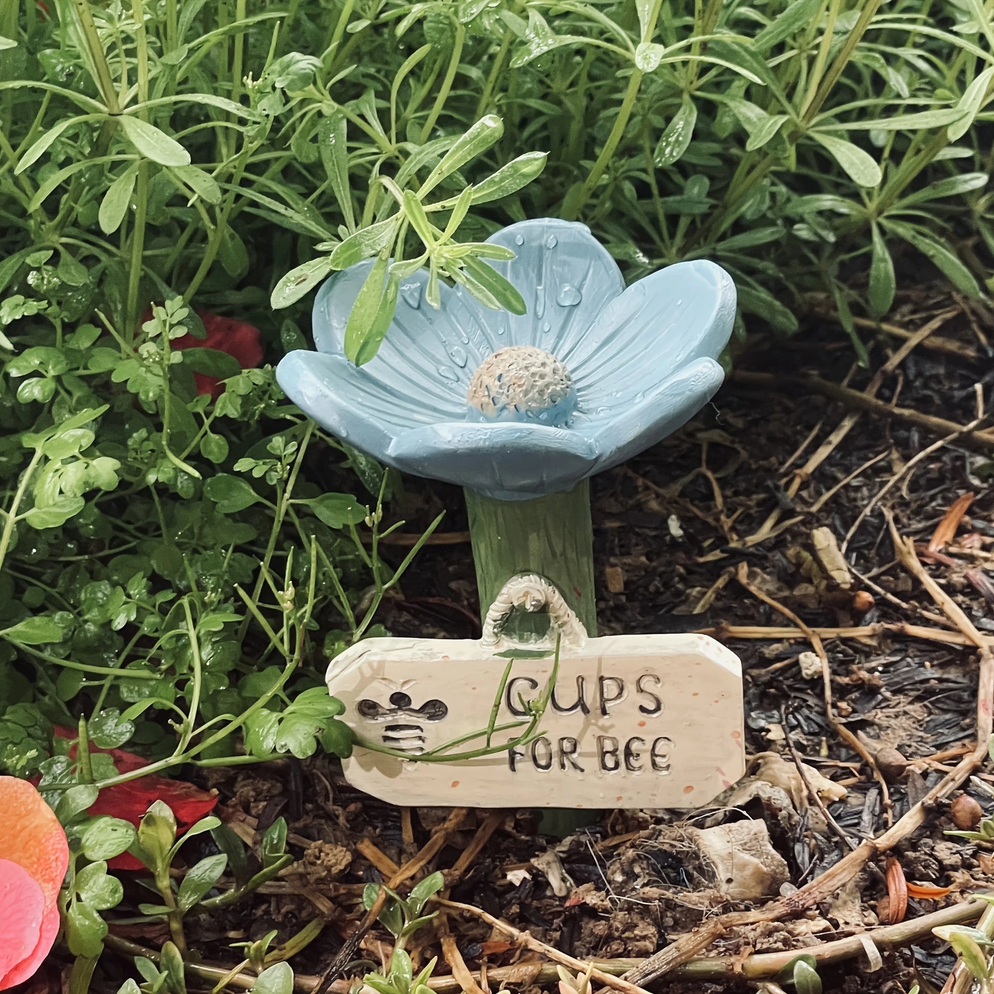 Bee Watering Cup Bee Watering Station,Bee Garden,Outdoor Butterfly Feeder,Insect Watering Bee Ladder,Outdoor Yard Decoration